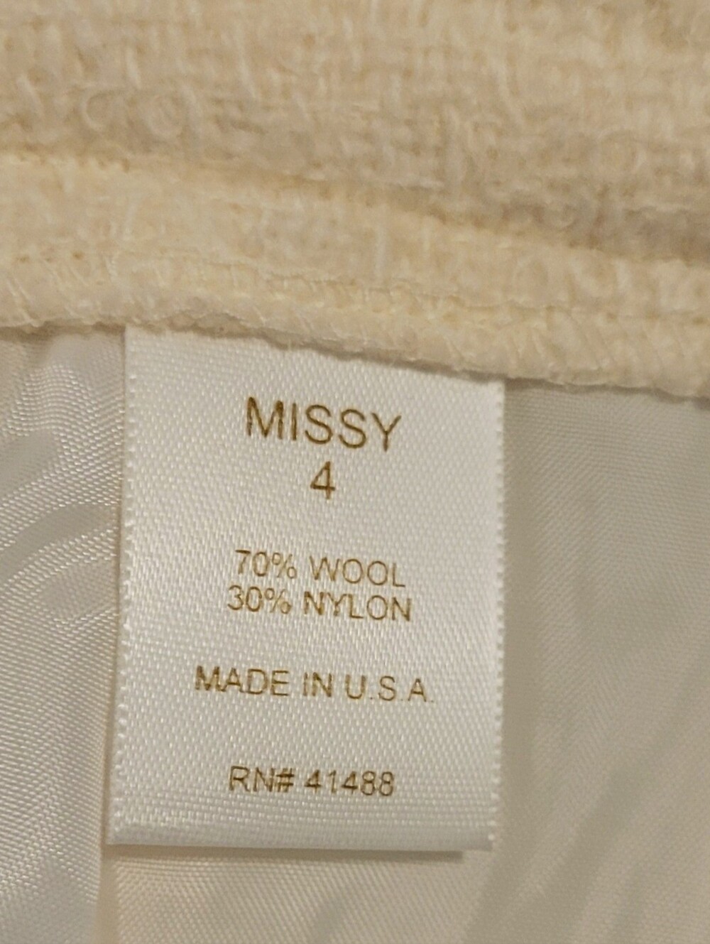 Lovely Rare Find Vintage Cream Bouclé Two-Piece Skirt Jacket Suit Brand APART 4 - Picture 10 of 14